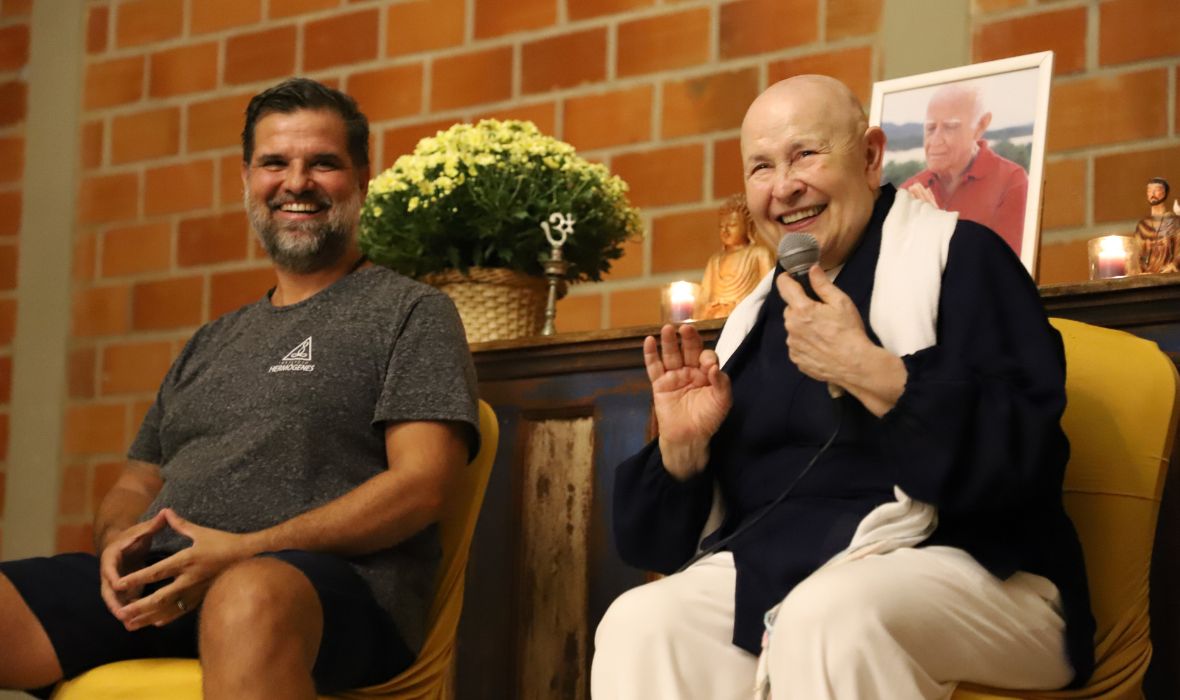 Monja Coen e Thiago Leão